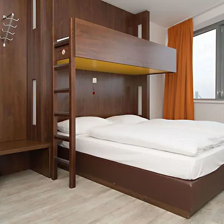 7 Days Premium Linz 2* Ansfelden